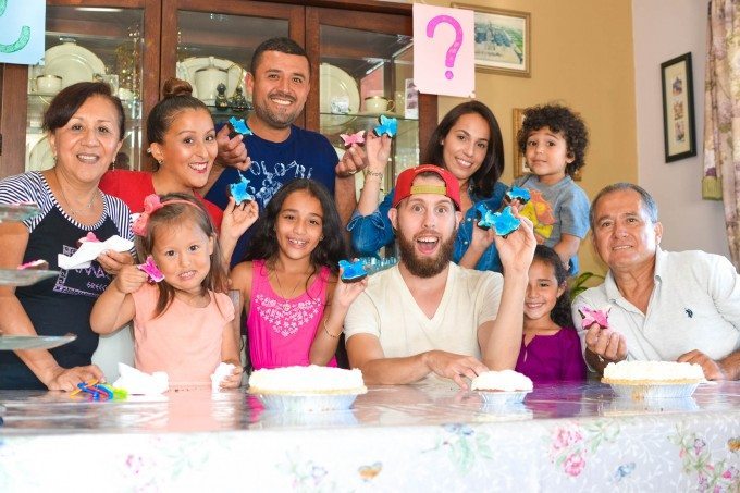 UNIQUE GENDER REVEAL