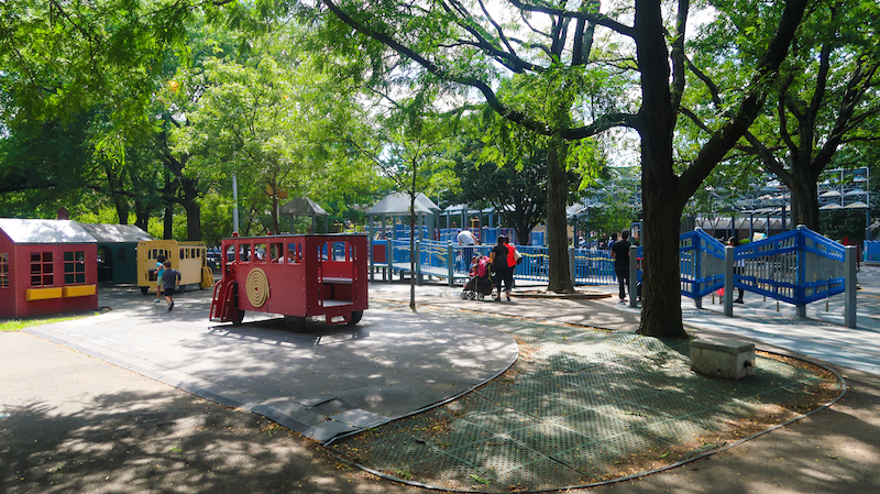 flushing meadows playground