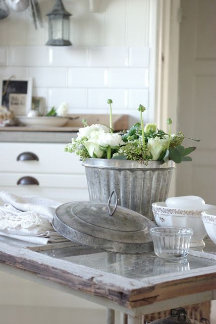 decorating a galvanized bucket