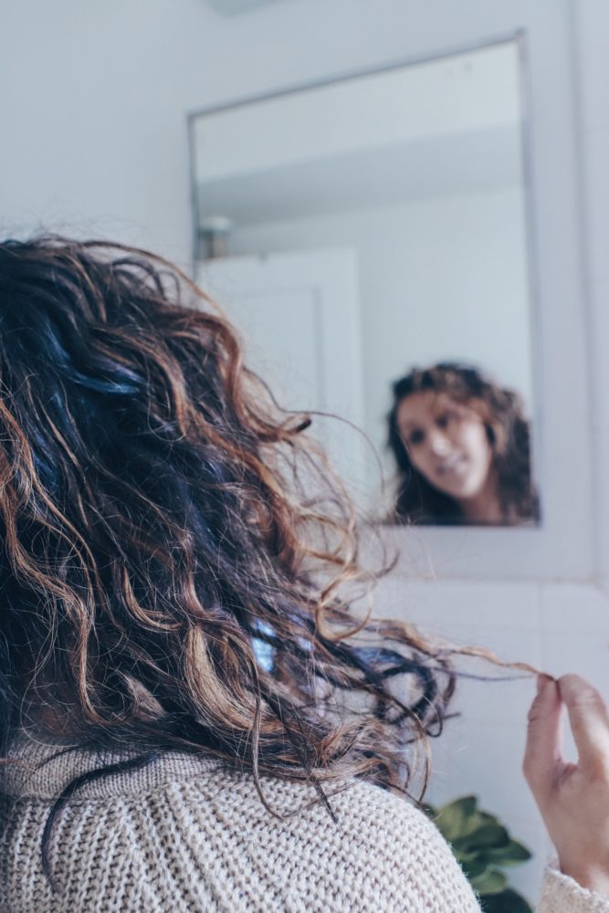 How to treat your curly hair